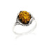 Ring met natuurlijk groen amber uit de Baltische Zee ovaal, gemaakt van verouderd zilver 925