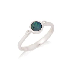 Ring met rond doublet opaal...
