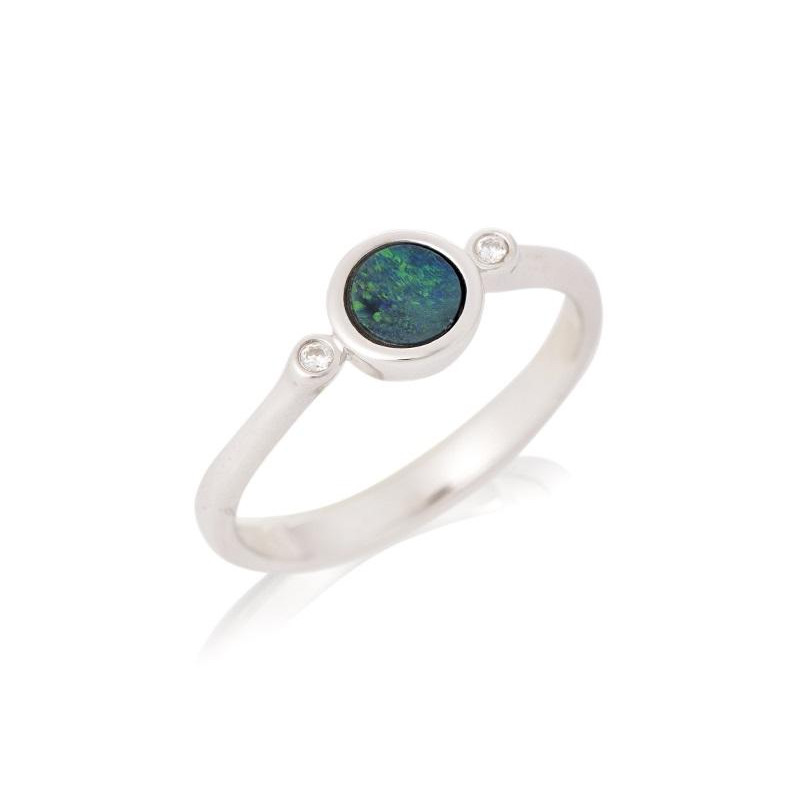 Ring with round doublet opal and zirconium oxide, in 925 rhodium silver