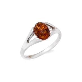 Anel com âmbar conhaque natural do oval do Mar Báltico, feito de prata 925 banhada a ródio