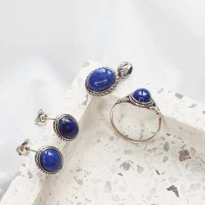 Wholesaler of jewelry and accessories - Ring with natural oval blue lapis lazuli, in aged rhodium silver 925/1000